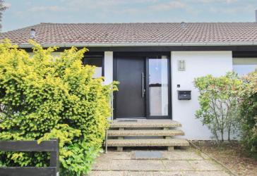 4 Zimmer Architektenhaus mit Kamin, Garten, Terrasse, Pkw-Stellplatz in Hondelage, Sackgassenlage