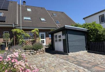 Modernes Reihenmittelhaus mit imposantem Garten