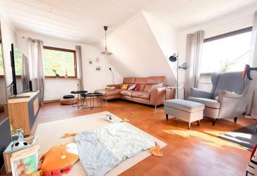 Exklusive Maisonette mit 109 m², Südbalkon, Homeoffice & Carport in Erlangen-Büchenbach