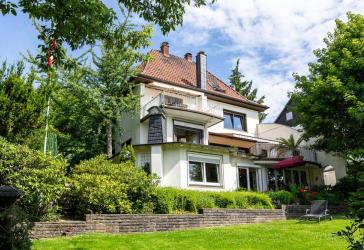 Freistehendes Einfamilienhaus mit Anbau und großem Garten in Fröndenberg