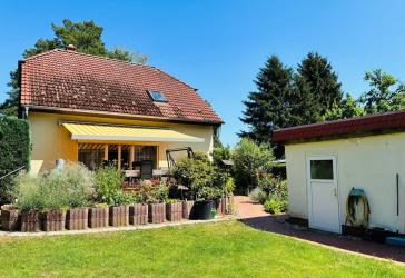 Bezugsfreies Einfamilienhaus auf großem, sonnigem Grundstück in Brandenburg an der Havel