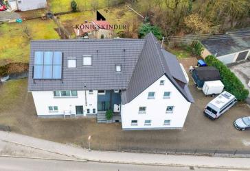 Wohnen & Arbeiten unter einem Dach! 3 Wohnungen & Gewerbefläche & großes Grundstück & großem Garten!
