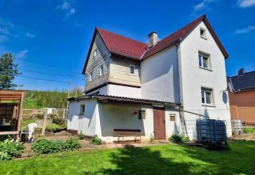 Ländliches Einfamilienhaus in ruhiger Lage