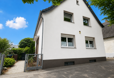 Zweifamilienhaus mit Garten, Wintergarten und Mieteinnahmen in Bottrop-Eigen