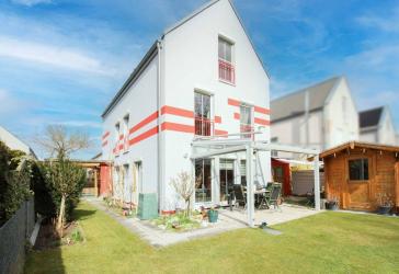 Ihr neues Zuhause: Wohnen auf drei Ebenen mit Gartensauna, Garage und Vollkeller in Ludwigsfelde