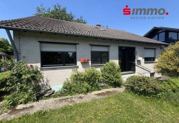 Freistehendes Einfamilienhaus mit Garage und großem Potenzial in ruhiger Lage von Lammersdorf