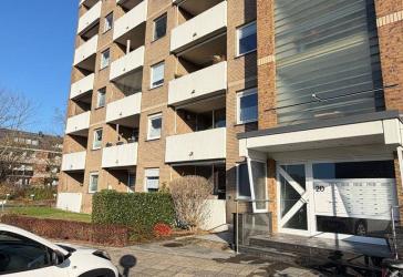 Stellplatz inklusive: ruhige 1,5-Zimmer-Wohnung mit Balkon und Aufzug