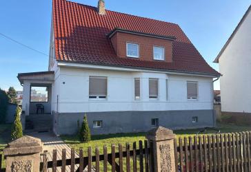 Zeitlos schönes Ein-/ oder Zweifamilienhaus auf sonnenverwöhntem Grundstück
