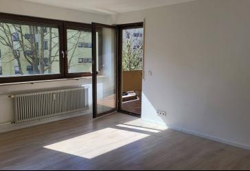 Helle, renovierte 4,5-Zimmer-Wohnung mit Balkon - ohne Makler