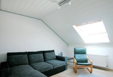 FLATmix.de / Helles, möbliertes 1,5-Zi-Kü-Bad-Dachgeschoss-Appartment