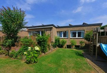 Ankommen, einziehen - Moderner Bungalow mit Garten in Hennef-Rott