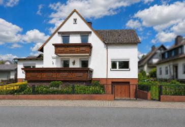 Freistehendes Einfamilienhaus mit großem Grundstück und Potenzial