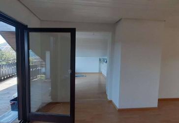 Top Ausblick ü. Schafhausen - 3,5-Zimmer-DG-Wohnung mit großer Loggia und offener Küche