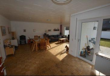 Unterkellerter Gartenhofbungalow mit Garage für 1-4 Personen.