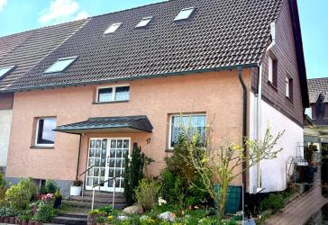 Charmante Doppelhaushälfte mit viel Potenzial in beliebter Lage von Arnsberg-Hüsten
