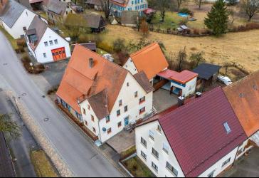 Charmante DHH mit Wintergarten: 107 m², 4 Zimmer, 3 Etagen + ca. 30 m² Nutzfläche