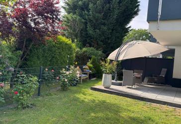 Von privat! Bad Waldliesborn: Barrierefreie Komfortwohnung mit Garten, Aufzug & Garage