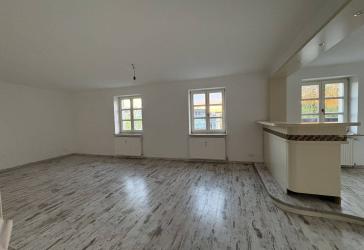 Charmante 3,5-Zimmer-Dachgeschosswohnung mit Balkon und Keller im Herzen von Lüdenscheid.