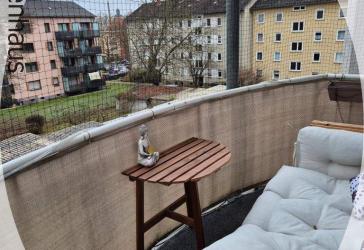 Gepflegte Altbauwohnung in Biebrich! Balkon und TGL-Bad! Für den Single oder das Pärchen!