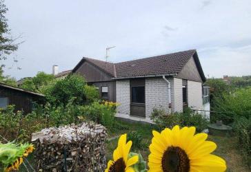 Raum für Eure Ideen - Einfamilienhaus mit Einliegerwohnung und großem Grundstück