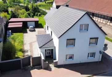 Handwerkertraum mit Ausbaupotenzial: Charmanter Hof m. Scheune, Werkstatt, Garage & Gartenparadies