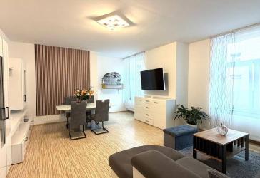 Viel Platz, maximale Flexibilität und ein Zuhause mit Zukunft – großzügige 4-Zimmer-Erdgeschosswohnung mit Terrasse, Garage und zwei Stellplätzen