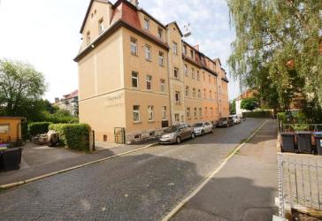 Renovierte Hochparterre-WOHNUNG nahe Weimarhallenpark | Mit GARAGE!