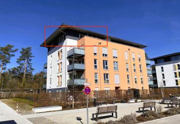 Moderne Dachgeschosswohnung mit zwei Dachterrassen, Aufzug & TG – sofort verfügbar