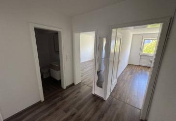 Gepflegte, großzügige und helle Wohnung mit Balkon