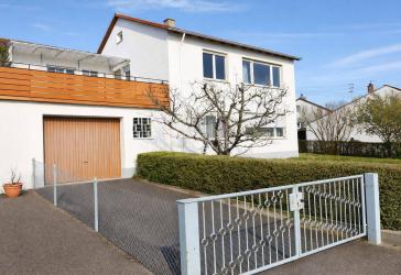 **Charmantes Wohnhaus in begehrter Lage!**