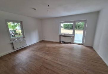 3 Zimmer mit Balkon im Erdgeschoss frisch renoviert