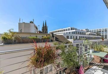 Luxuriöse Penthouse-Wohnung über den Dächern von Köln - mit Dom Blick