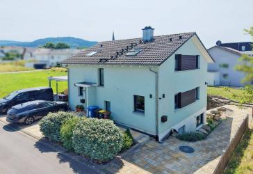 Traumhaus für die ganze Familie - Neuwertiges Einfamilienhaus mit Einliegerwohnung