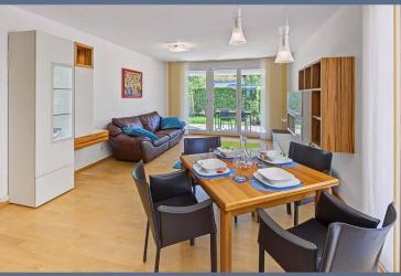 Möbliert: Einladende 4-Zimmer Wohnung mit kleinem Garten