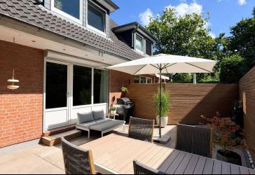 Modernes Zuhause mit Townhouse-Charakter und sonniger Südwestterrasse