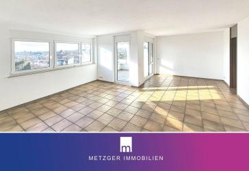 Helle & bezugsfreie 4,5-Zimmer-Wohnung mit Balkon - Fantastischer Blick über Esslingen