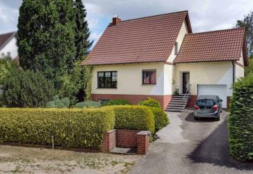 Einfamilienhaus 142m² + ZFH vermietet 87m²