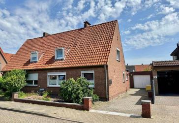 Solide Doppelhaushälfte mit Garage in Nordhorn - Blanke