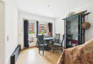 Smarte Kapitalanlage: Vermietete 2 Zimmer-Wohnung mit 2 Stellplätzen