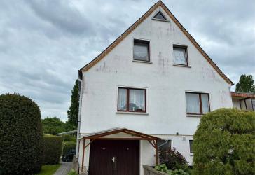 Geräumiges sanierungsbedürftiges Einfamilienhaus in Massivbauweise mit Terrasse und Bungalow in Graal-Müritz
