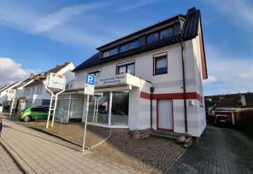 Seelze OT Letter, Wohnhaus mit 2 Wohnungen, 2 Läden, Produktionsstätte und 2 Garagen