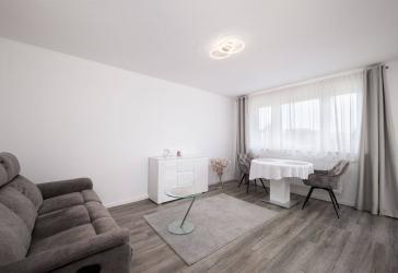 Hochwertig sanierte und voll möblierte Wohnung in Zentrumslage
