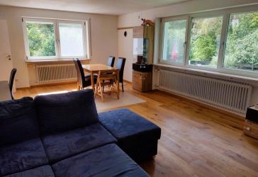 Familienfreundlicher Bungalow mit modernisiertem Wohnbereich und viel Platz im Untergeschoss