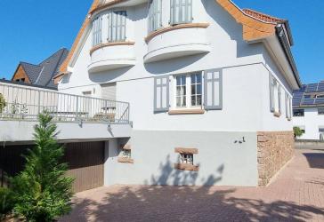 Ehemaliges Forsthaus mit Scheune in St. Ingbert Hobels