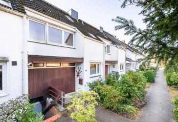 Großzügiges Mittelreihenhaus mit Südgrundstück in bester Wohnlage von Klosterbergen