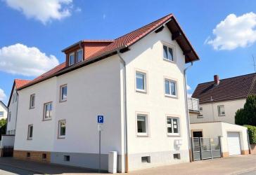 Charmantes Zweifamilienhaus mit vielfältigen Nutzungsmöglichkeiten in zentraler Lage von Rüsselsheim