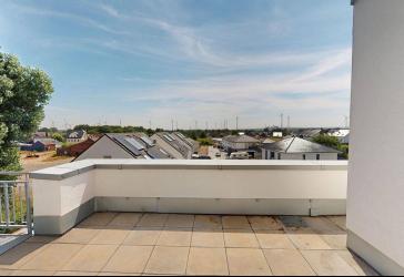 Erstbezug: Exklusive Penthousewohnung mit großer Dachterrasse, Doppelgarage & Weitblick | A+ Energie