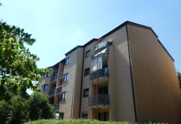Top gepflegt und lichtdurchflutet: Dachgeschosswohnung mit Balkon und Tiefgaragenstellplatz!
