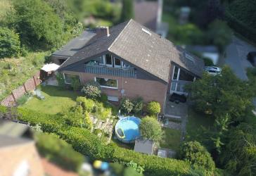 Neuwertiges Einfamilienhaus mit Einliegerwohnung