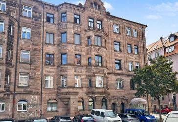 Altbaujuwel im Denkmalhaus: Ca. 122 m² Wohnflair mit Stuck, hohen Decken und Südbalkon in Nürnberg